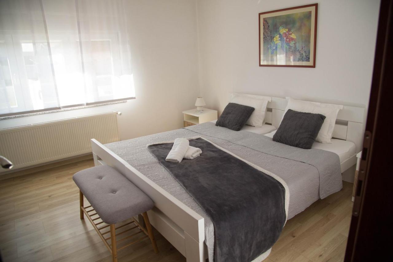 Apartmani Baotic Zupanja Exteriör bild