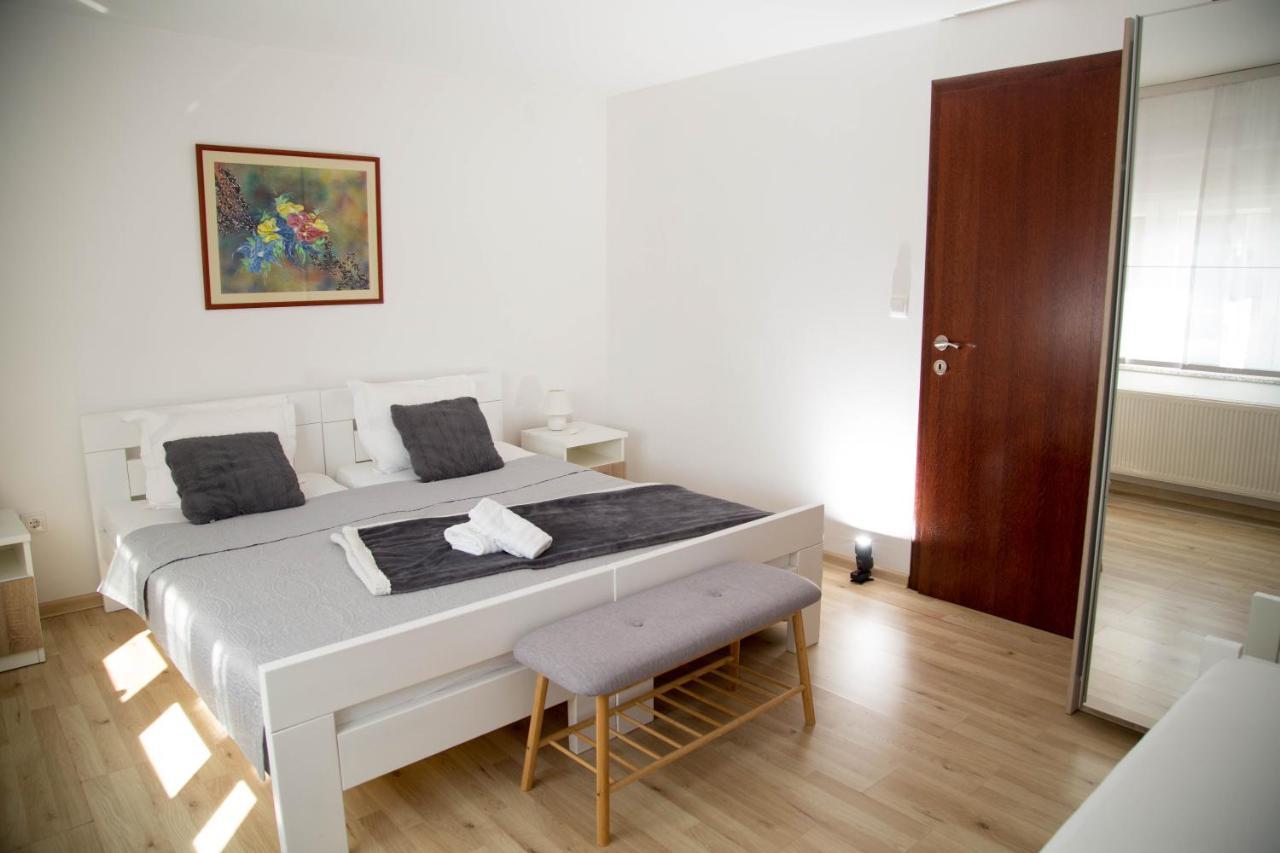 Apartmani Baotic Zupanja Exteriör bild