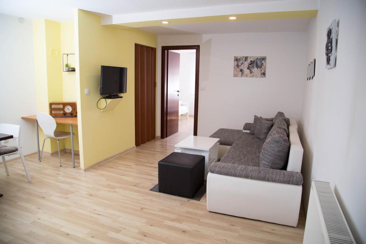 Apartmani Baotic Zupanja Exteriör bild