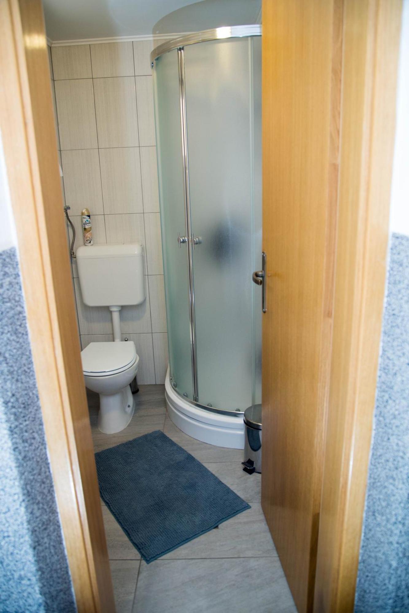 Apartmani Baotic Zupanja Rum bild