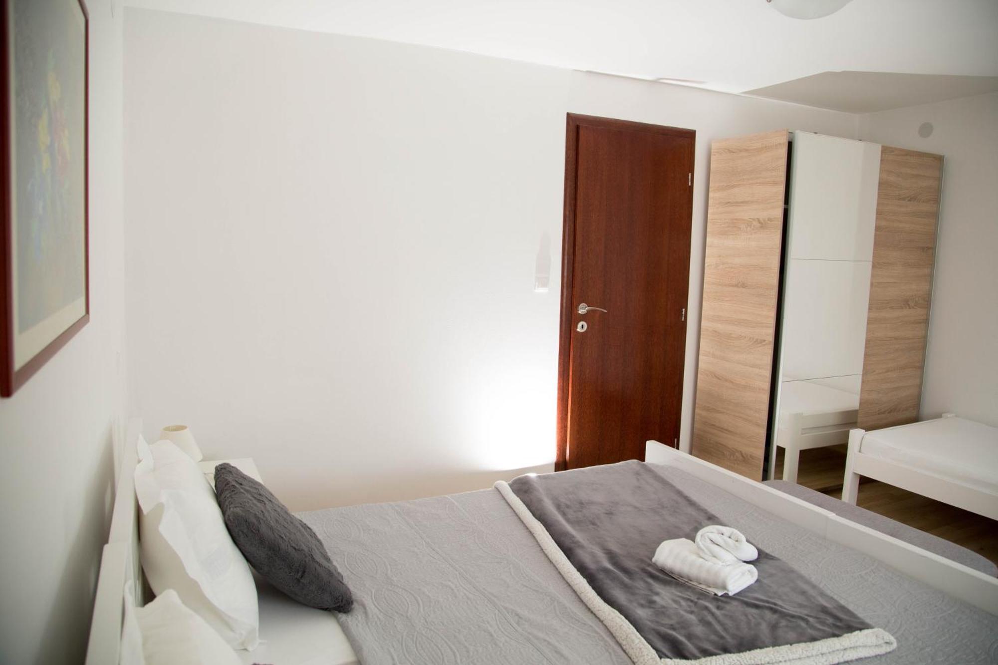 Apartmani Baotic Zupanja Rum bild